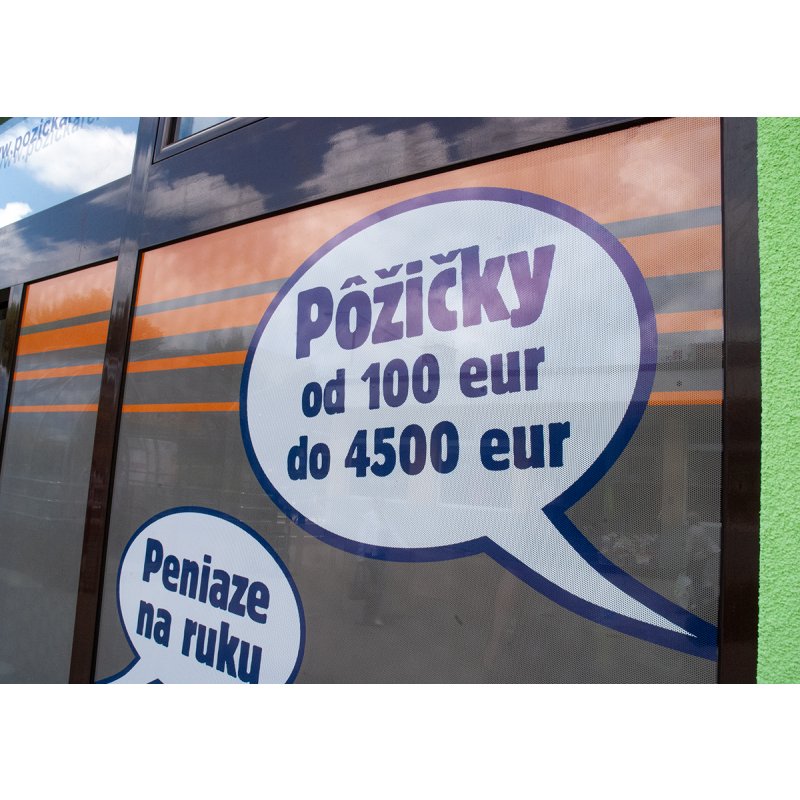 Samolepka dierkovaná na okná